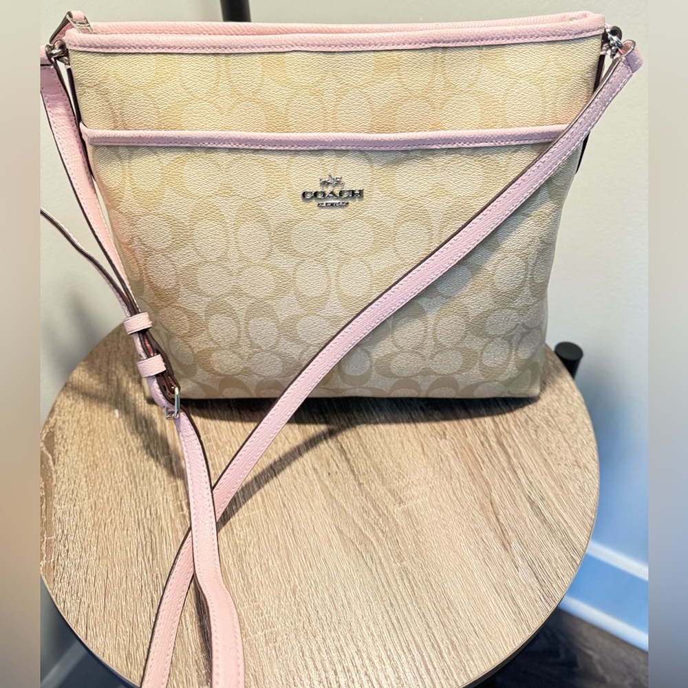 Coach sig file Crossbody purse Pink